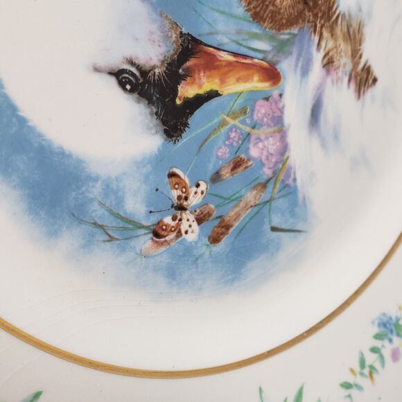 1975 Avon Gently Moments Goose + Gosling Gold-Trimmed Christmas Plate - Picture 8 of 10